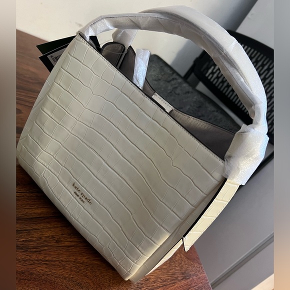New with Tags Kate Spade Knott Croc-Embossed Medium Crossbody Tote - Picture 7 of 8
